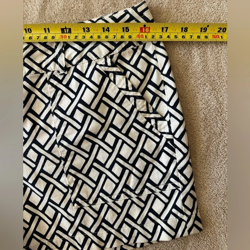 Banana Republic High Waist Black and White Geometric Shorts